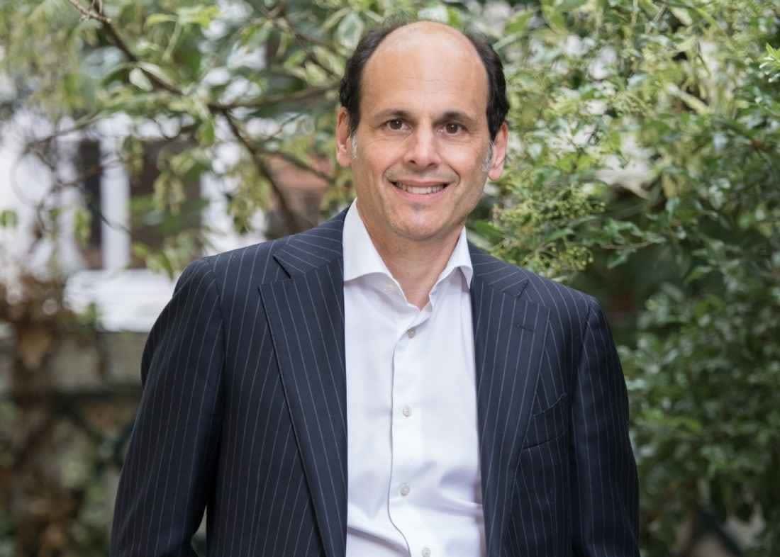 Raphaël Krivine : Redéfinir la banque avec le service client d’AXA