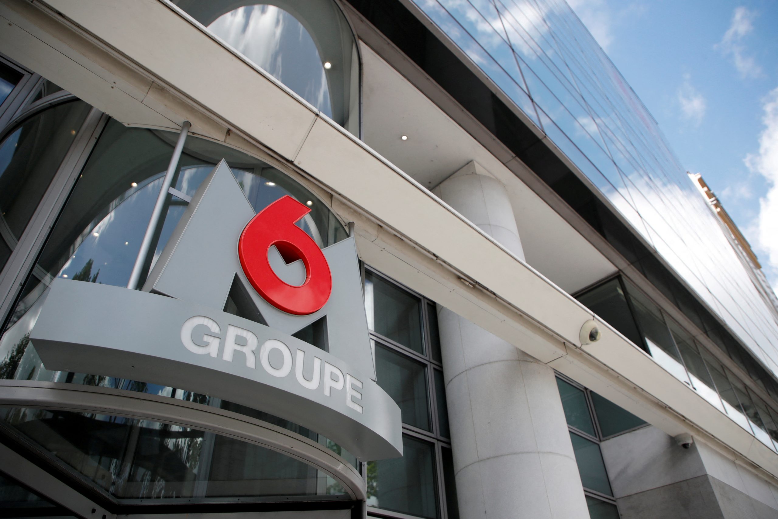 Le groupe dirigé par Courbit propose 20 euros par action pour la participation dans M6, selon Bloomberg | Reuters